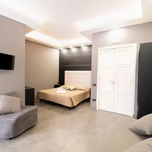 Maison d'hôtes Royal Art H Spaccanapoli, By Clapa Group